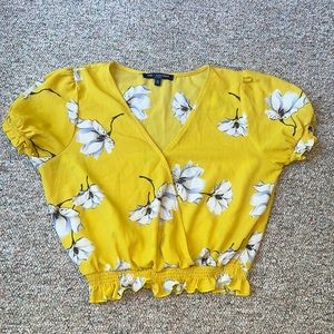 🌸 3/$6 One Clothing brand crop style shirt